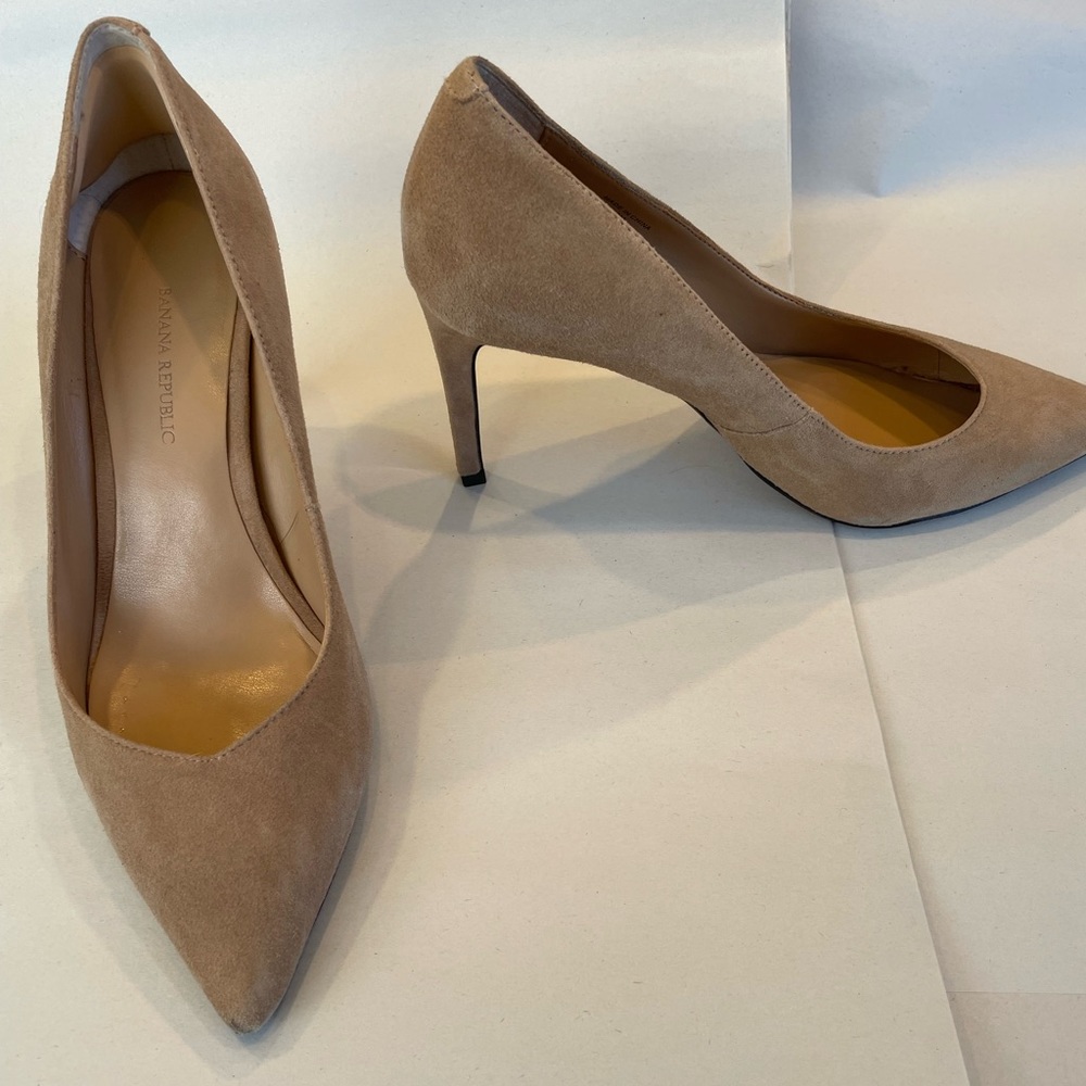 Banana Republic Madison Pumps size 8 — 12 hour heels